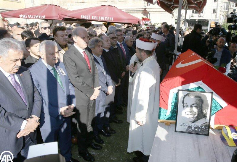 Münir Özkul son yolculuğuna uğurlandı