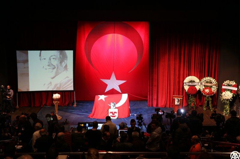 Münir Özkul son yolculuğuna uğurlandı