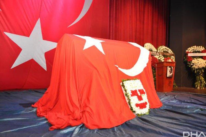 Münir Özkul son yolculuğuna uğurlandı
