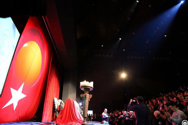 Münir Özkul son yolculuğuna uğurlandı