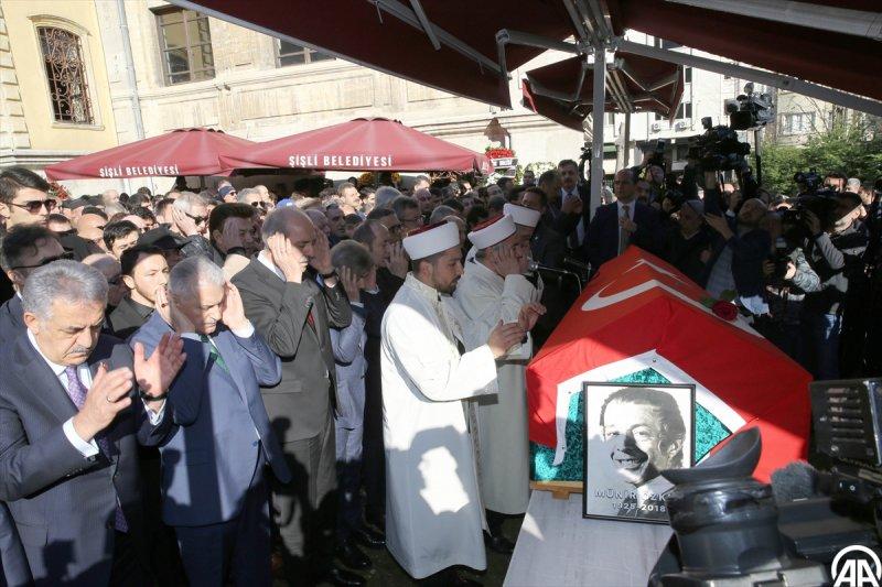 Münir Özkul son yolculuğuna uğurlandı