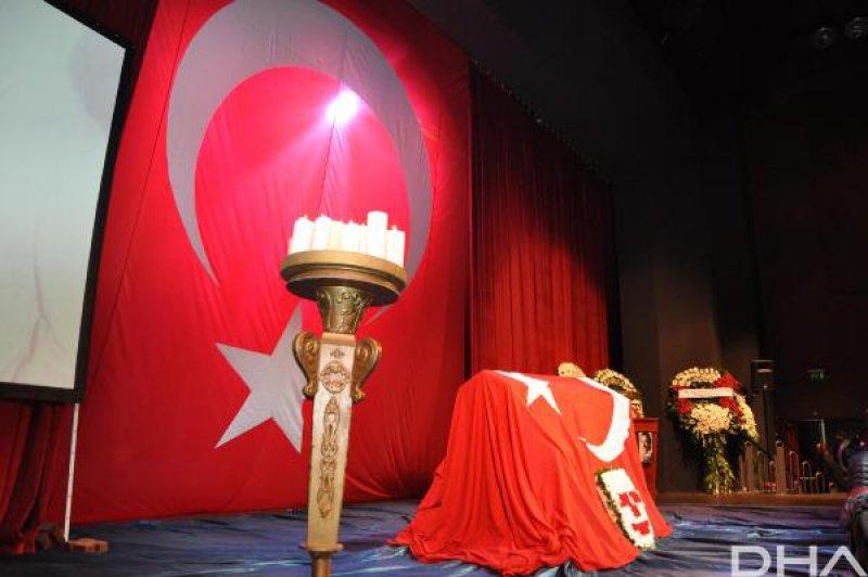 Münir Özkul son yolculuğuna uğurlandı