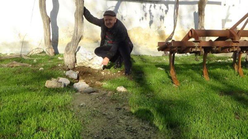 Çanakkale'deki köyün her tarafından yeraltı suyu çıkıyor