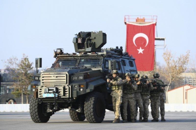 Jandarma yeni üniformasıyla görev başında - Resim 3