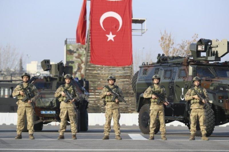 Jandarma yeni üniformasıyla görev başında - Resim 5