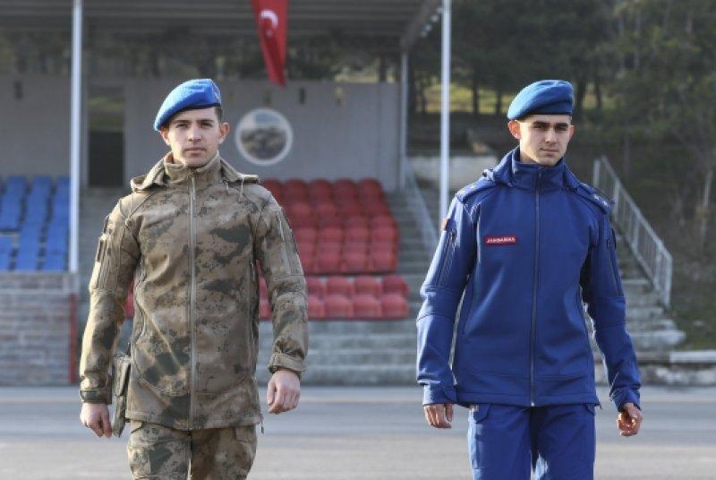 Jandarma yeni üniformasıyla görev başında - Resim 6