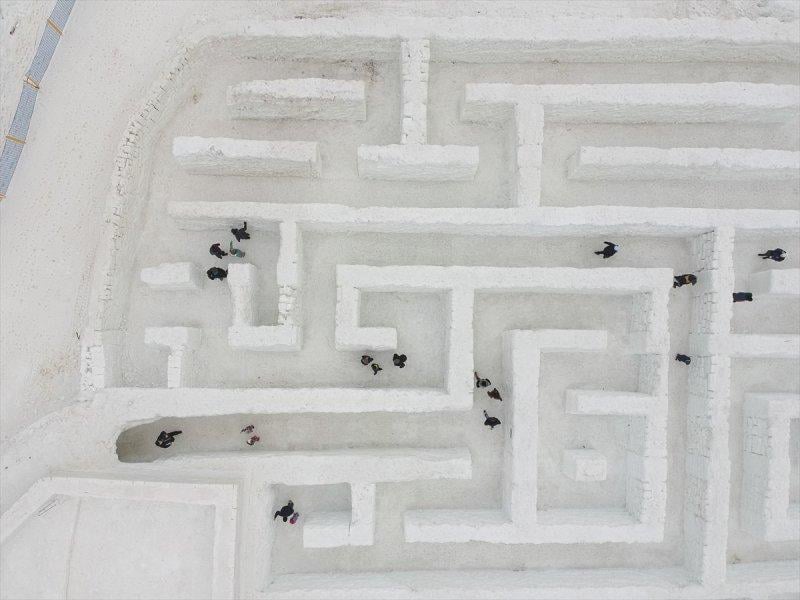 Dünyanın en büyük kar labirenti Polonya'da 