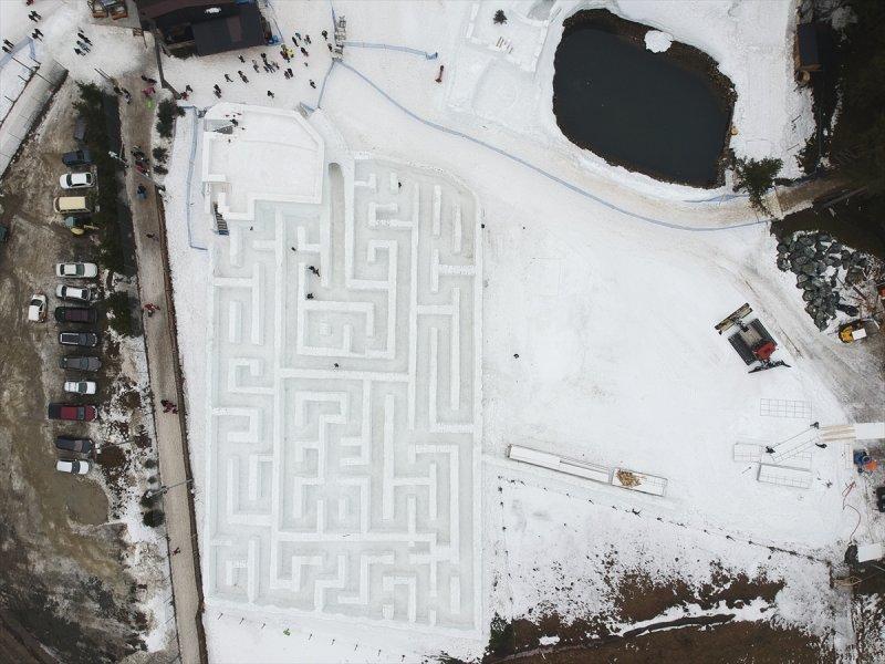 Dünyanın en büyük kar labirenti Polonya'da 