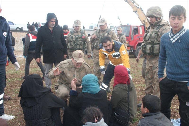 Irak'a giden yolcu otobüsü Silopi'de kaza yaptı