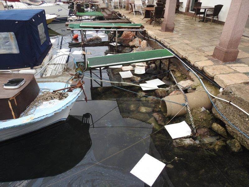 İzmir'de fuel-oil sızıntısı