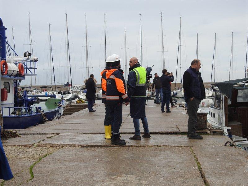 İzmir'de fuel-oil sızıntısı