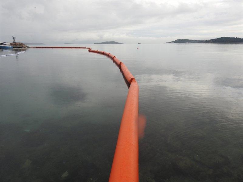 İzmir'de fuel-oil sızıntısı