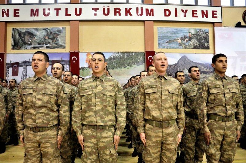 Eğridir'de 154 uzman erbaş daha mavi bere taktı 