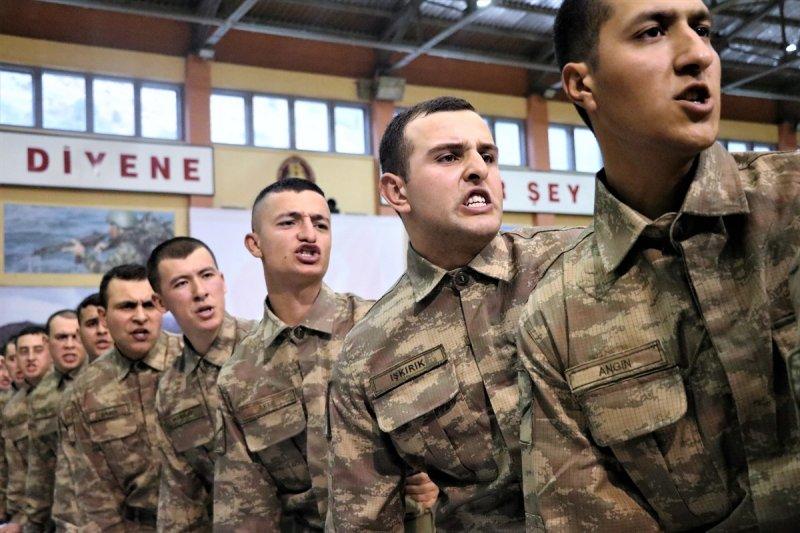 Eğridir'de 154 uzman erbaş daha mavi bere taktı 