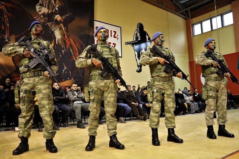 Eğridir'de 154 uzman erbaş daha mavi bere taktı 