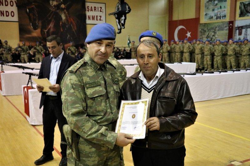 Eğridir'de 154 uzman erbaş daha mavi bere taktı 