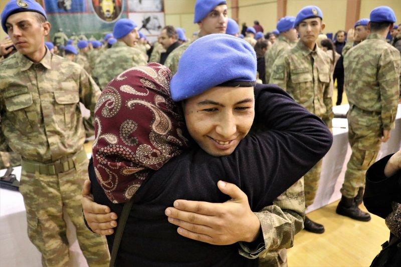 Eğridir'de 154 uzman erbaş daha mavi bere taktı 