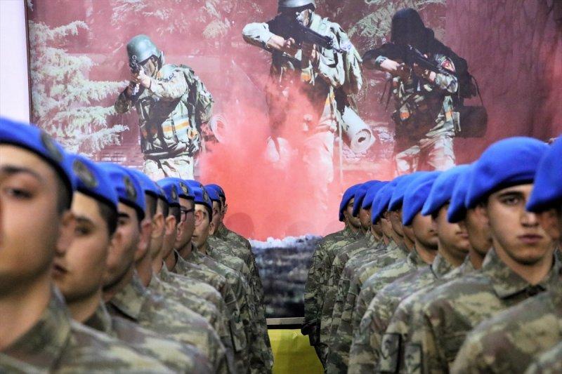 Eğridir'de 154 uzman erbaş daha mavi bere taktı 