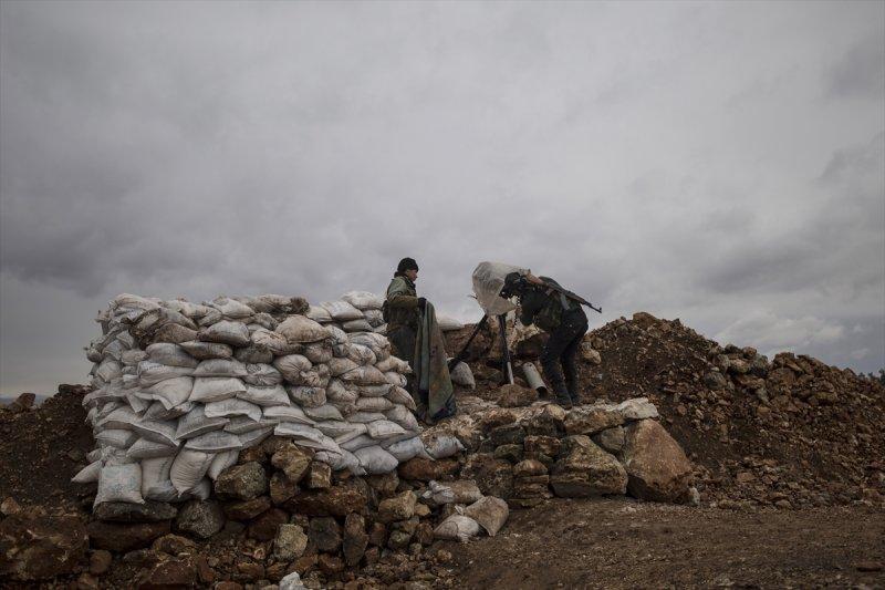 Afrin hattındaki muhaliflerin elleri tetikte
