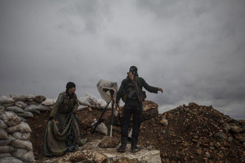 Afrin hattındaki muhaliflerin elleri tetikte