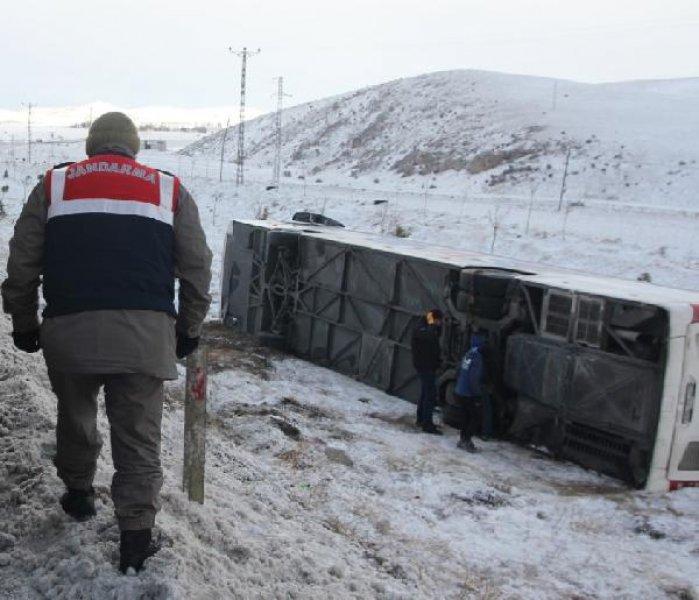 Aynı gün içinde 3 otobüs kazası: 6 ölü, 83 yaralı