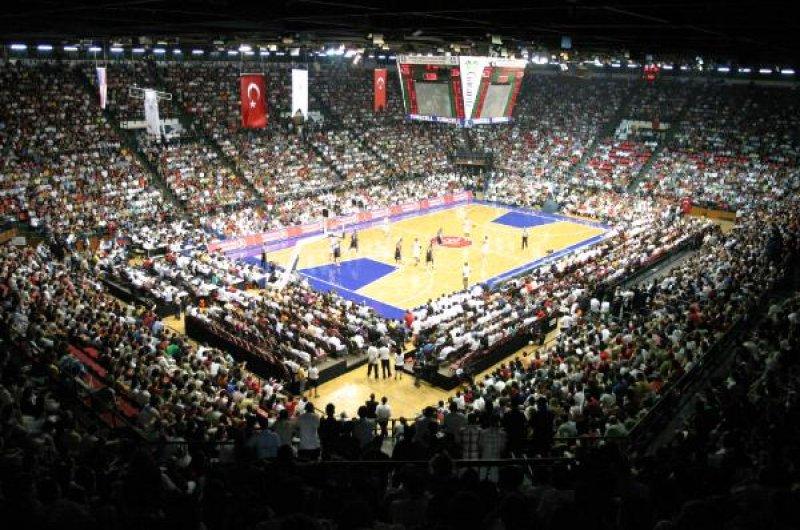 Abdi İpekçi Spor Salonu'nun yıkımı başladı