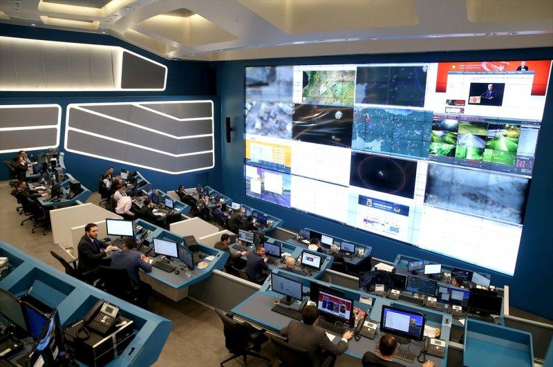 Cumhurbaşkanı Erdoğan askeri yetkililerden bilgi aldı