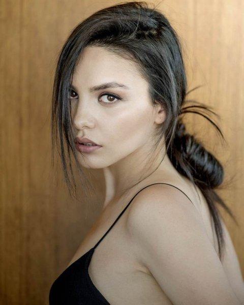 Hazal Filiz Küçükköse'nin Instagram pozu 