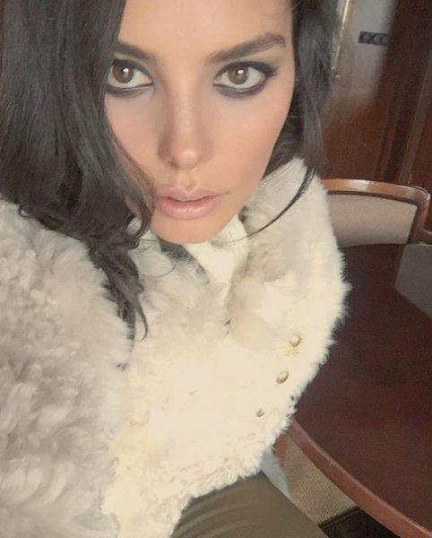 Hazal Filiz Küçükköse'nin Instagram pozu 