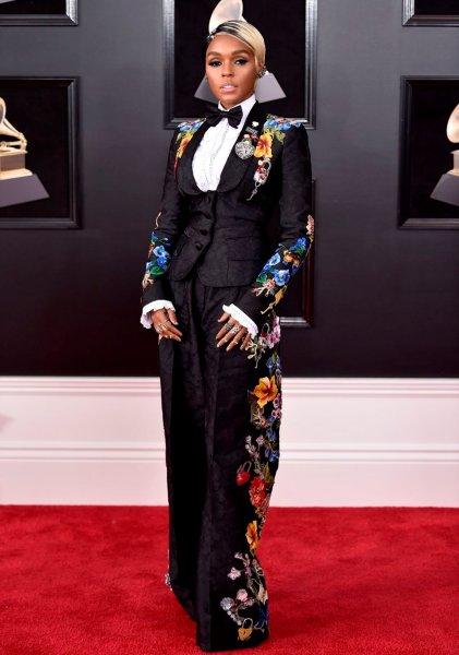 60. Grammy Ödül Töreni'nde kırmızı halı şıklığı