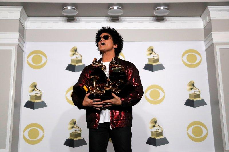 60. Grammy Ödül Töreni'nde kırmızı halı şıklığı