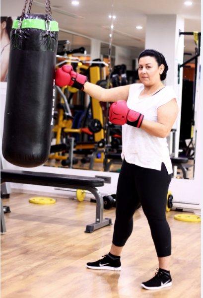 Oyuncu Esin Gündoğdu 2 yılda 60 kilo verdi