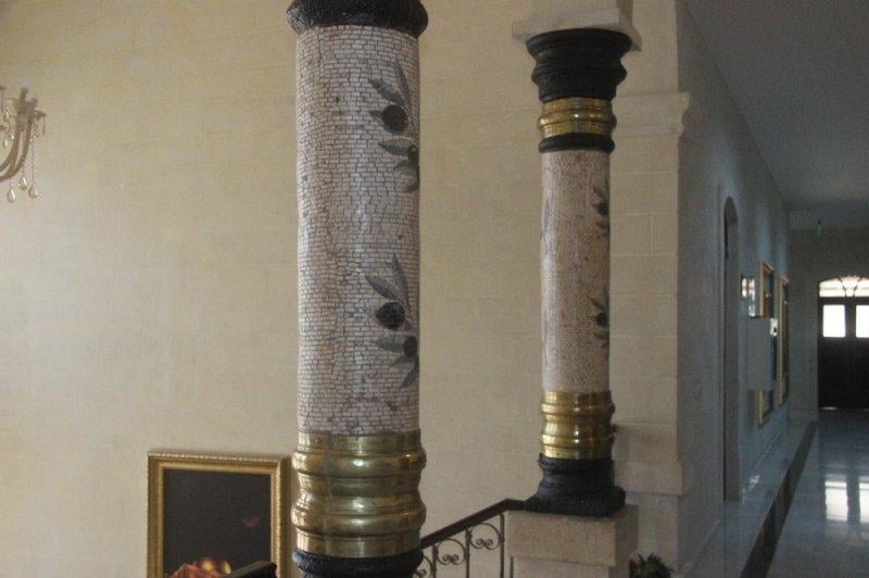 Kilis Valiliğinin tarihi sütunları zeytin dalı motifleriyle süslendi