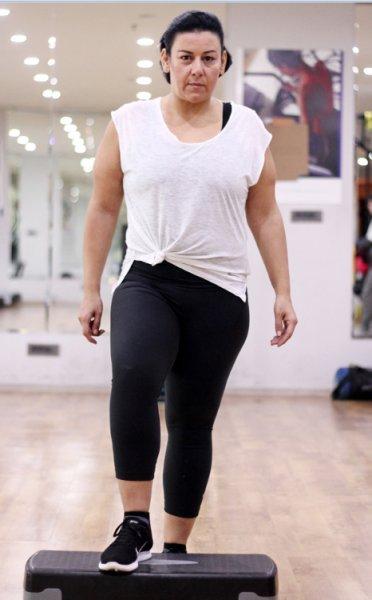 Oyuncu Esin Gündoğdu 2 yılda 60 kilo verdi