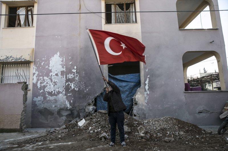 Reyhanlı'daki roketli saldırının hasar onarım çalışmaları başladı - Resim 11