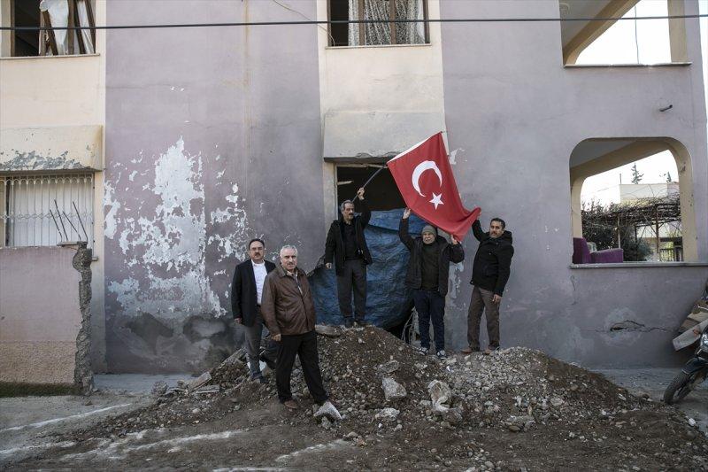 Reyhanlı'daki roketli saldırının hasar onarım çalışmaları başladı - Resim 6