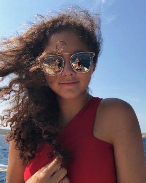 Pınar Aylin'in kızı annesinin boyunu geçti