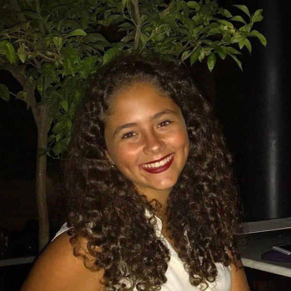 Pınar Aylin'in kızı annesinin boyunu geçti