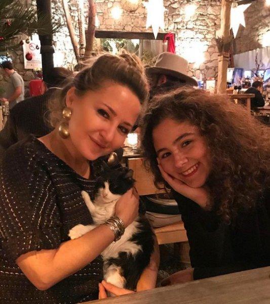 Pınar Aylin'in kızı annesinin boyunu geçti