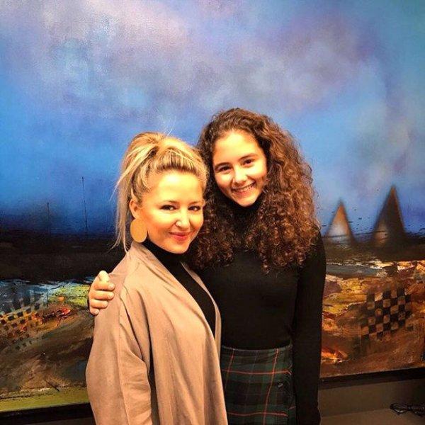 Pınar Aylin'in kızı annesinin boyunu geçti