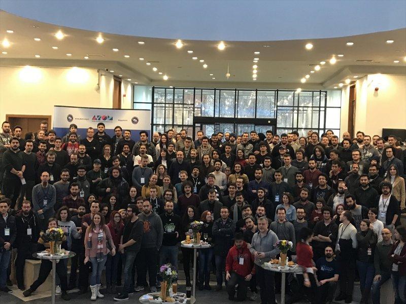 Kaçak elektrik ve dedikoduyu oyun yaptılar