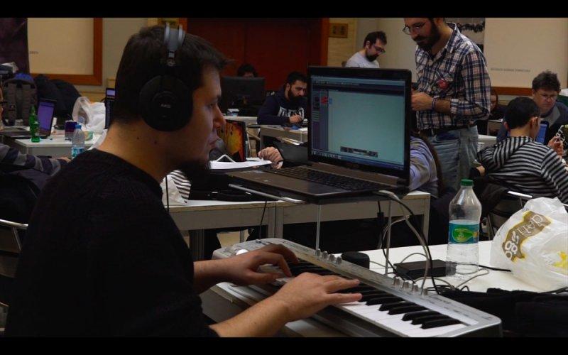 Kaçak elektrik ve dedikoduyu oyun yaptılar