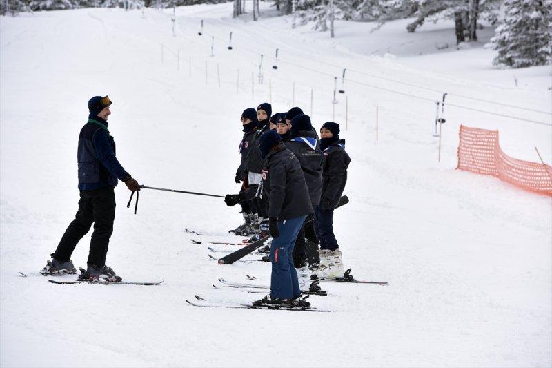 Türk, Suriyeli ve Filistinli gençler kış kampında buluştu