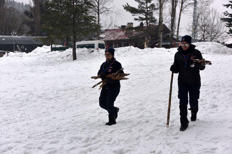 Türk, Suriyeli ve Filistinli gençler kış kampında buluştu