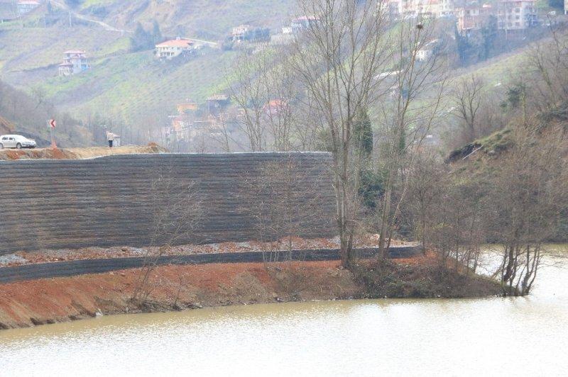 Sera Gölü’nün duvarı düzeltildi