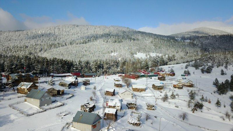 Türk, Suriyeli ve Filistinli gençler kış kampında buluştu