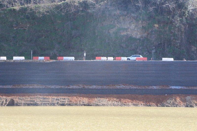 Sera Gölü’nün duvarı düzeltildi