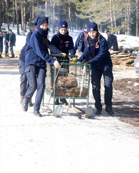 Türk, Suriyeli ve Filistinli gençler kış kampında buluştu
