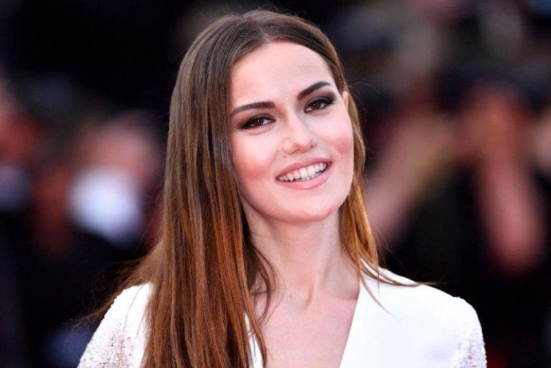 Ünlü isimlerin makyajsız halleri