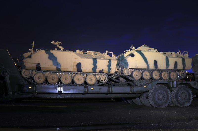 Afrin için takviye birlikler sınırda